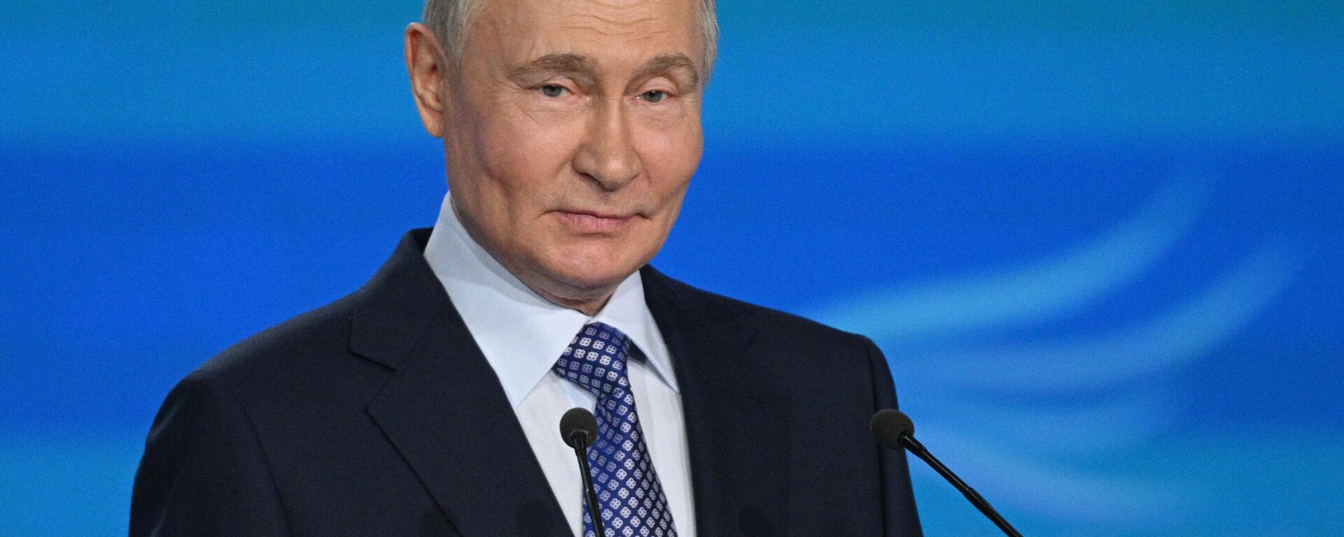 Tổng thống Vladimir Putin phát biểu tại lễ trao giải thưởng Giải thưởng Đô thị Toàn Nga - Sputnik Việt Nam, 1920, 22.04.2025