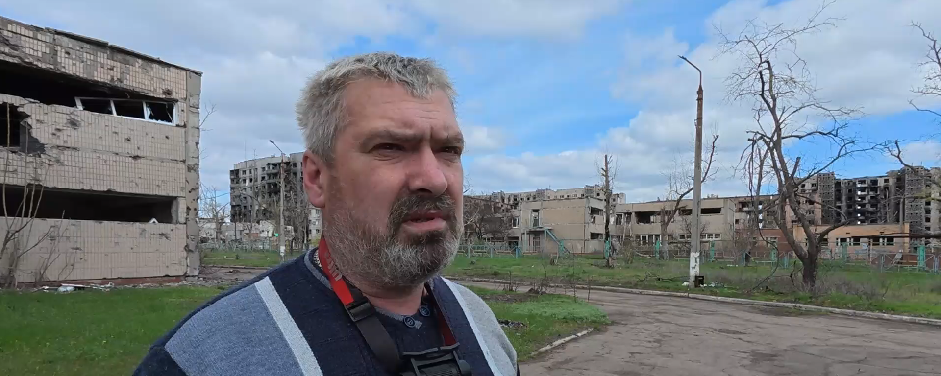 Các ủy viên quân sự Ukraina ở Ugledar bắt lính những người dân khi họ đến nhận viện trợ nhân đạo - Sputnik Việt Nam, 1920, 22.04.2025