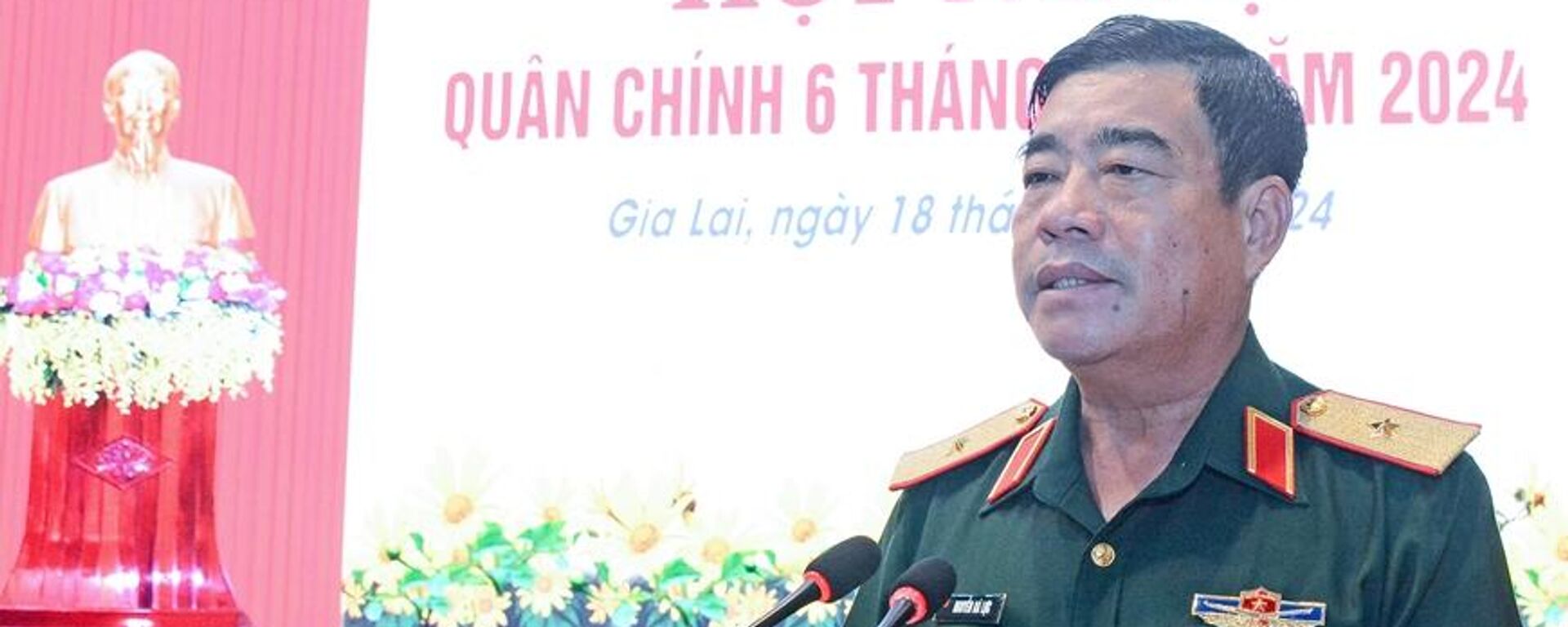 Thiếu tướng Nguyễn Bá Lực chủ trì hội nghị. - Sputnik Việt Nam, 1920, 24.04.2025