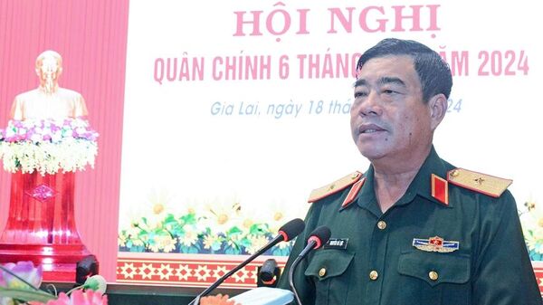 Thiếu tướng Nguyễn Bá Lực chủ trì hội nghị. - Sputnik Việt Nam