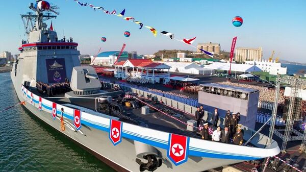 Lãnh đạo Triều Tiên Kim Jong-un tham dự lễ hạ thủy khu trục hạm đầu tiên - Sputnik Việt Nam