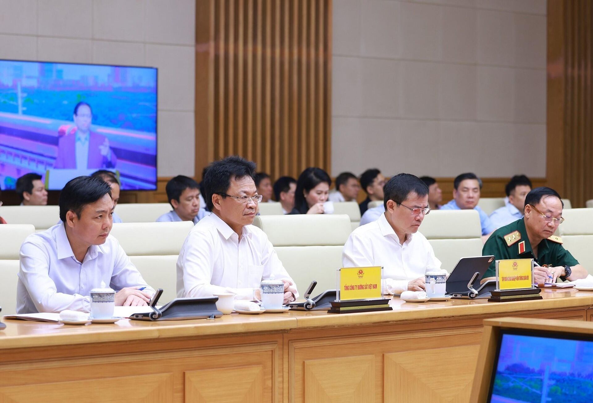 Thủ tướng chủ trì Phiên họp thứ hai BCĐ các công trình quan trọng lĩnh vực đường sắt Thủ tướng chủ trì Phiên họp thứ hai BCĐ các công trình quan trọng lĩnh vực đường sắt - Sputnik Việt Nam, 1920, 26.04.2025