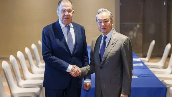 Cuộc hội đàm Nga-Trung tại Hội đồng Bộ trưởng Ngoại giao BRICS ở Brazil - Sputnik Việt Nam