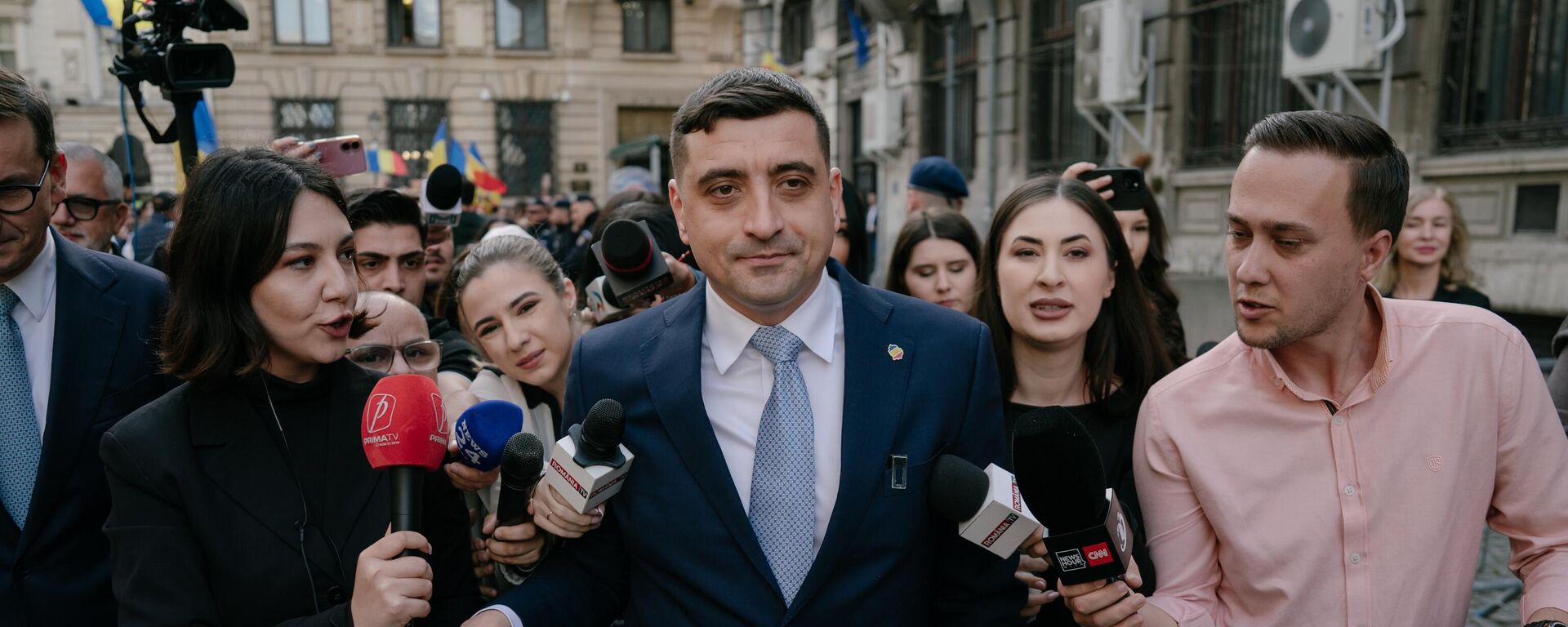 Ứng cử viên tổng thống Romania George Simion - Sputnik Việt Nam, 1920, 05.05.2025