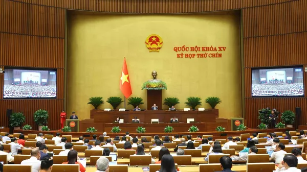 Quốc hội nghe trình bày các tờ trình, báo cáo về một số dự án Luật (Ngày 5/5) - Sputnik Việt Nam