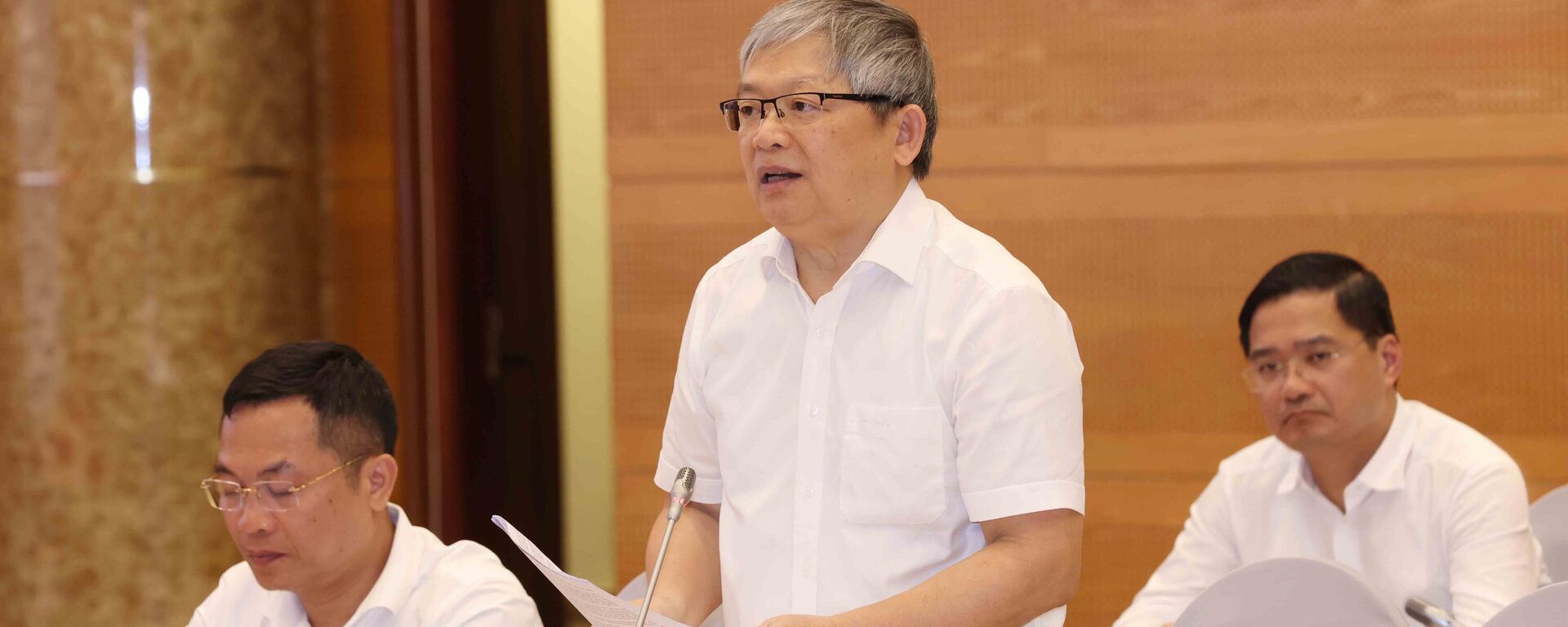 Thiếu tướng, Phó Chánh Văn phòng, Người phát ngôn Bộ Công an Hoàng Anh Tuyên trả lời câu hỏi của báo chí. - Sputnik Việt Nam, 1920, 06.05.2025