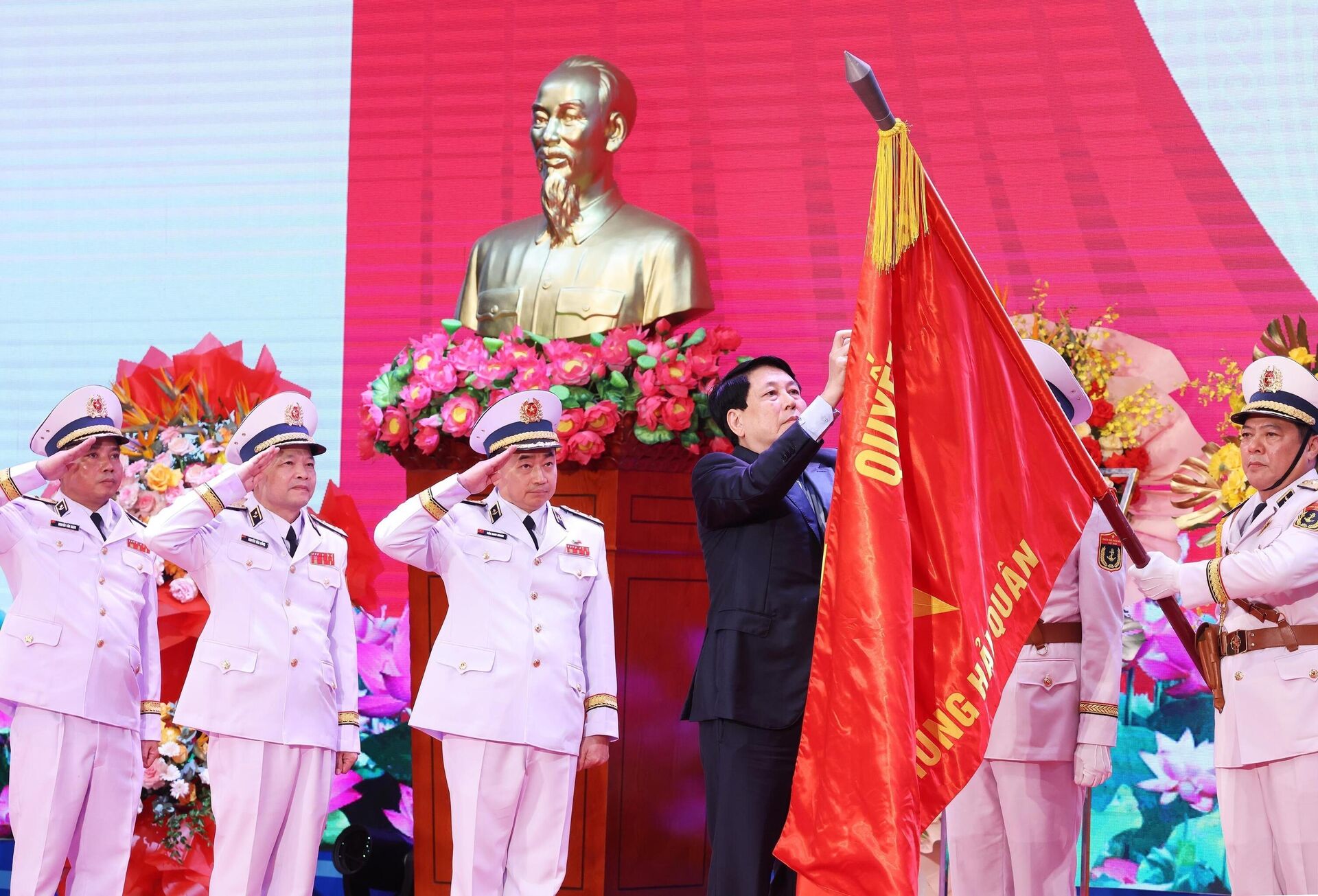Chủ tịch nước dự Lễ kỷ niệm 70 năm Ngày thành lập Hải quân nhân dân Việt Nam Chủ tịch nước dự Lễ kỷ niệm 70 năm Ngày thành lập Hải quân nhân dân Việt Nam - Sputnik Việt Nam, 1920, 07.05.2025