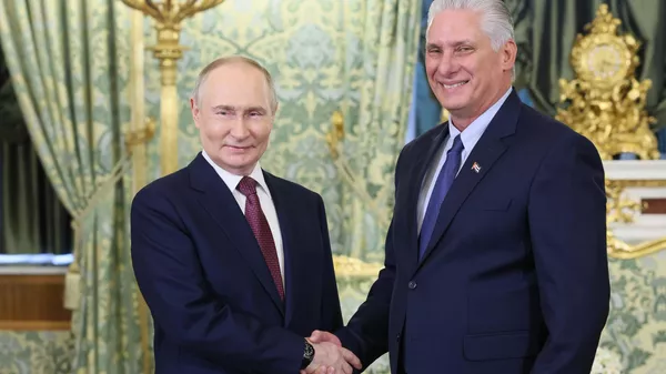 Tổng thống Nga Vladimir Putin và Chủ tịch Cuba Miguel Diaz-Canel - Sputnik Việt Nam