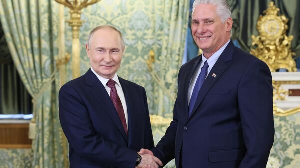 Tổng thống Nga Vladimir Putin và Chủ tịch Cuba Miguel Diaz-Canel - Sputnik Việt Nam