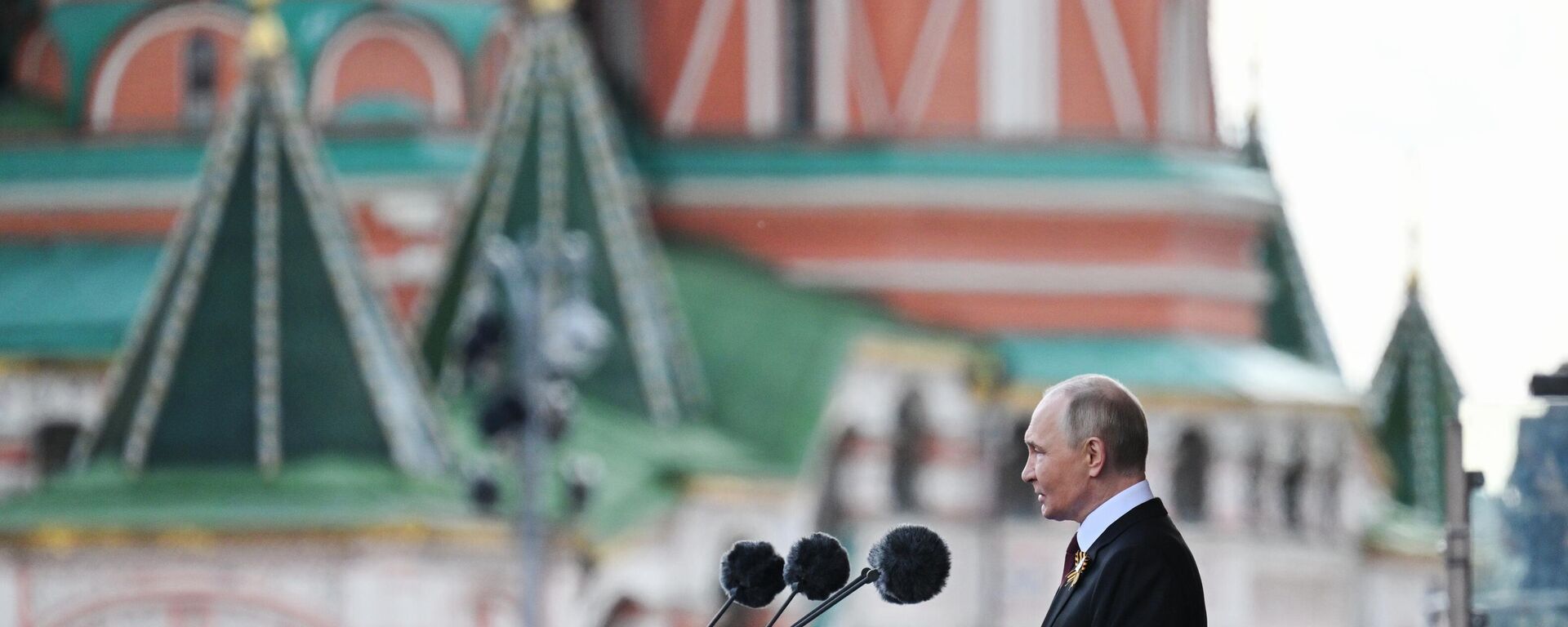 Tổng thống Nga V. Putin và các nhà lãnh đạo nước ngoài tại lễ duyệt binh kỷ niệm 80 năm Chiến thắng - Sputnik Việt Nam, 1920, 09.05.2025