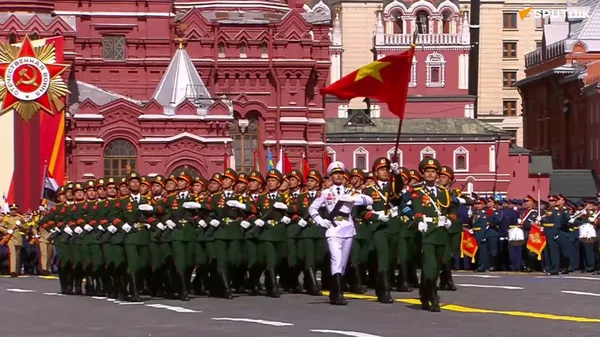 Các học viên Trường Lục quân số 1 của Quân đội Nhân dân Việt Nam trên Quảng trường Đỏ - Sputnik Việt Nam