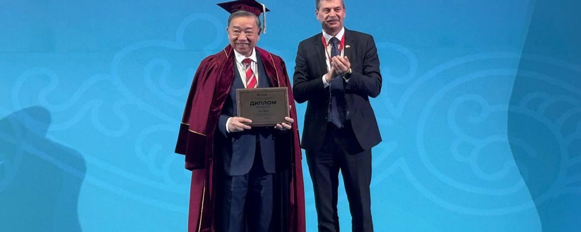 Tổng Bí thư Đảng Cộng sản Việt Nam Tô Lâm được phong tặng danh hiệu Giáo sư Danh dự của Trường Đại học Tài chính và Quản trị nhà nước trực thuộc Tổng thống Nga - Sputnik Việt Nam, 1920, 10.05.2025