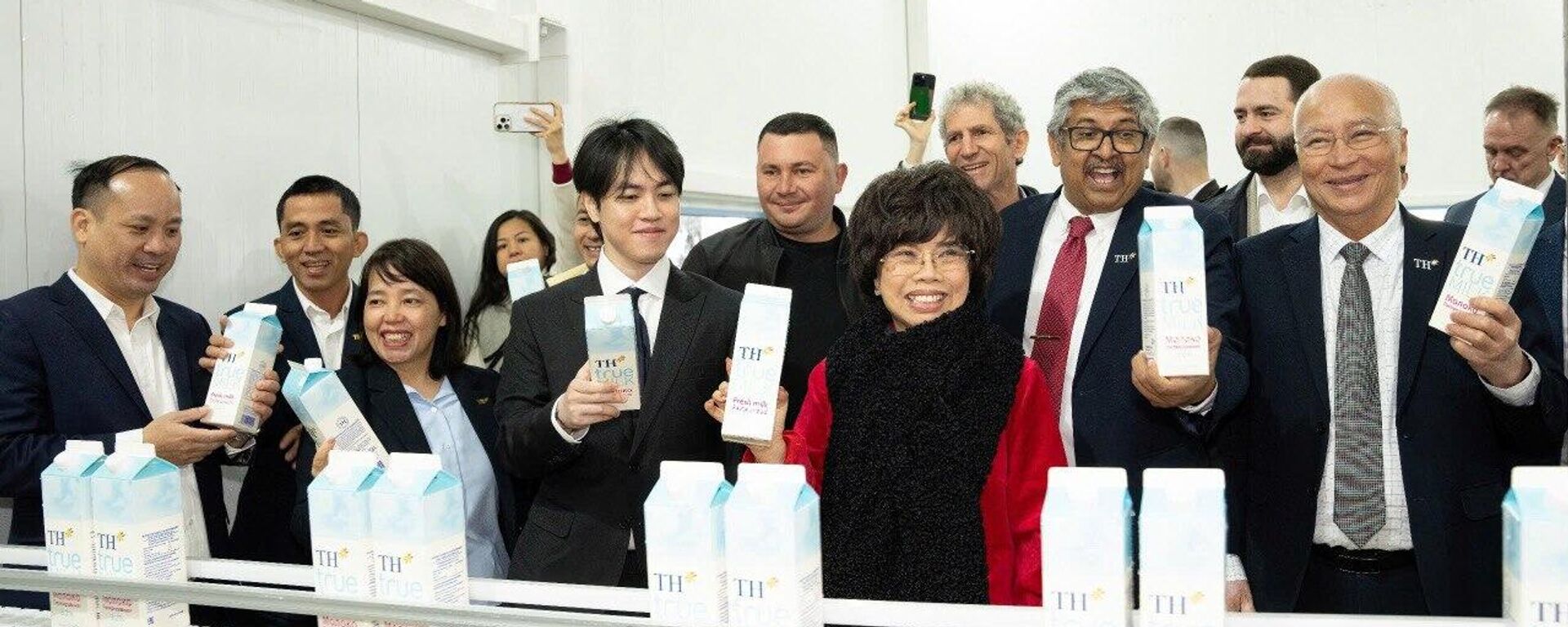  Lễ Khánh thành Nhà máy chế biến sữa tươi sạch TH tại vùng Kaluga, Liên bang Nga - Sputnik Việt Nam, 1920, 12.05.2025