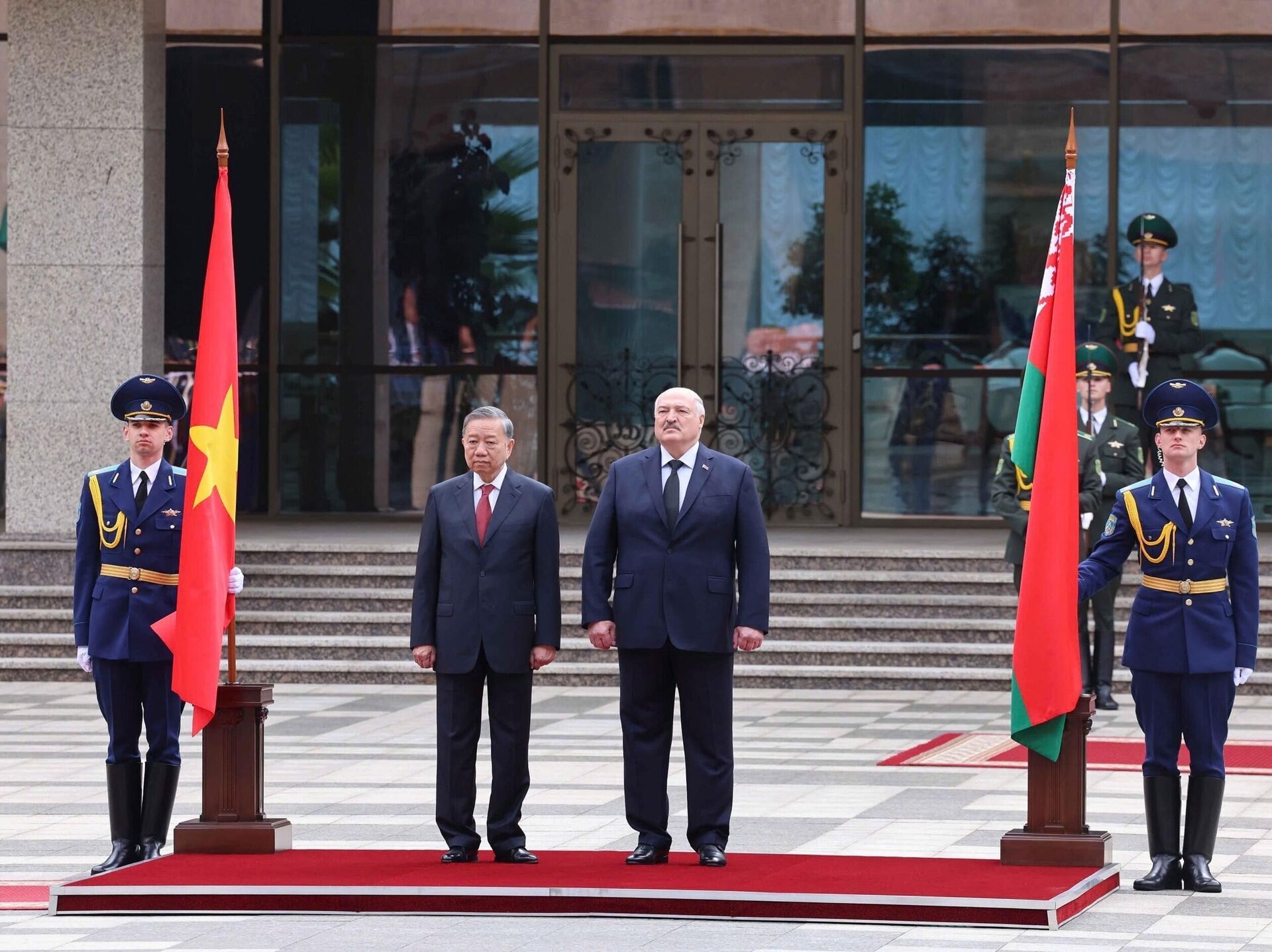 Lễ đón Tổng Bí thư Tô Lâm thăm cấp Nhà nước tới Cộng hòa Belarus - Sputnik Việt Nam, 1920, 12.05.2025