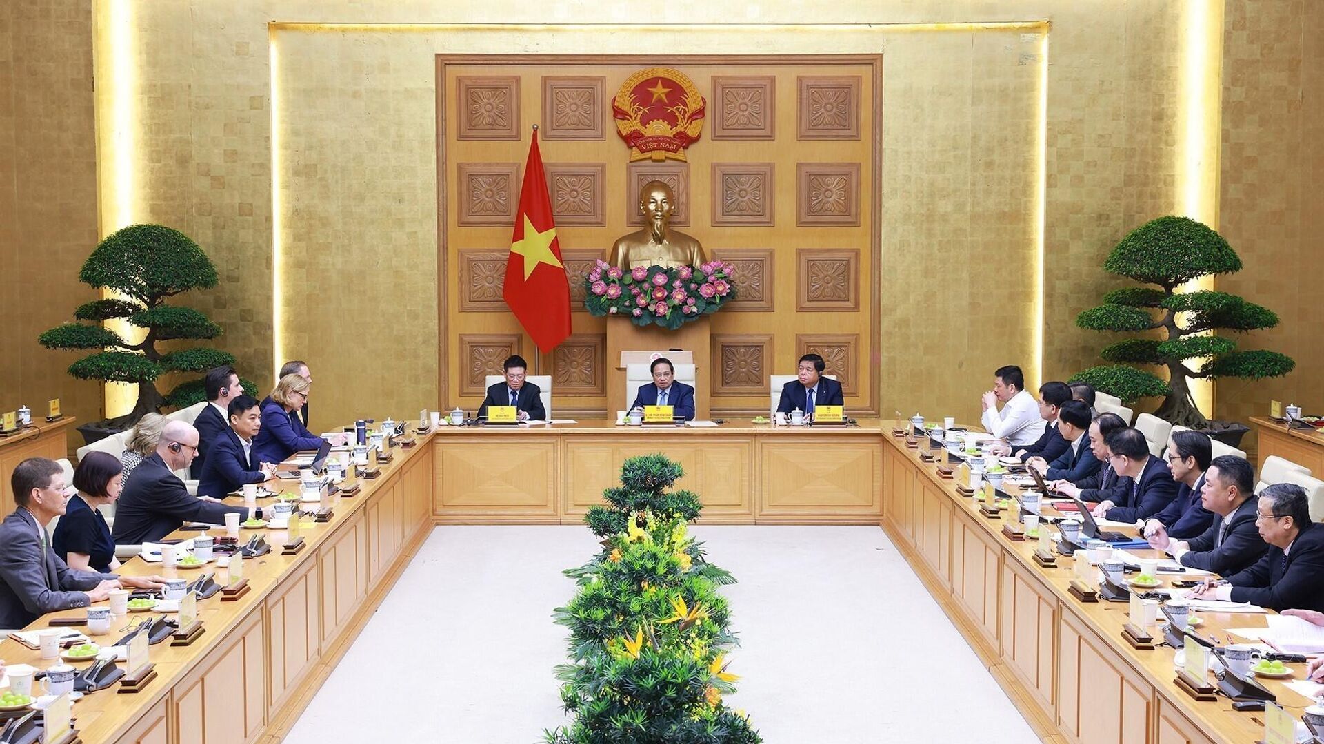 Thủ tướng Phạm Minh Chính gặp mặt đại diện doanh nghiệp Hoa Kỳ Thủ tướng Phạm Minh Chính gặp mặt đại diện doanh nghiệp Hoa Kỳ - Sputnik Việt Nam, 1920, 13.05.2025