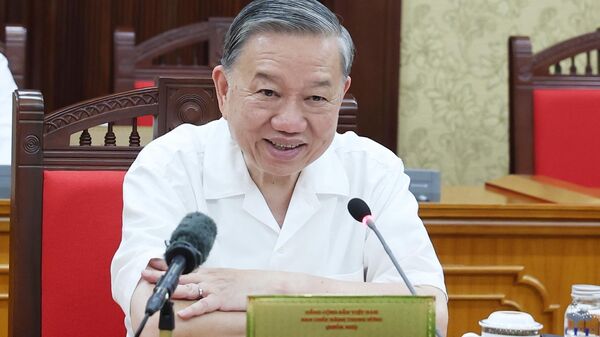 Tổng Bí thư Tô Lâm chủ trì họp Ban Bí thư về góp ý Dự thảo sửa đổi Hiến pháp 2013 - Sputnik Việt Nam