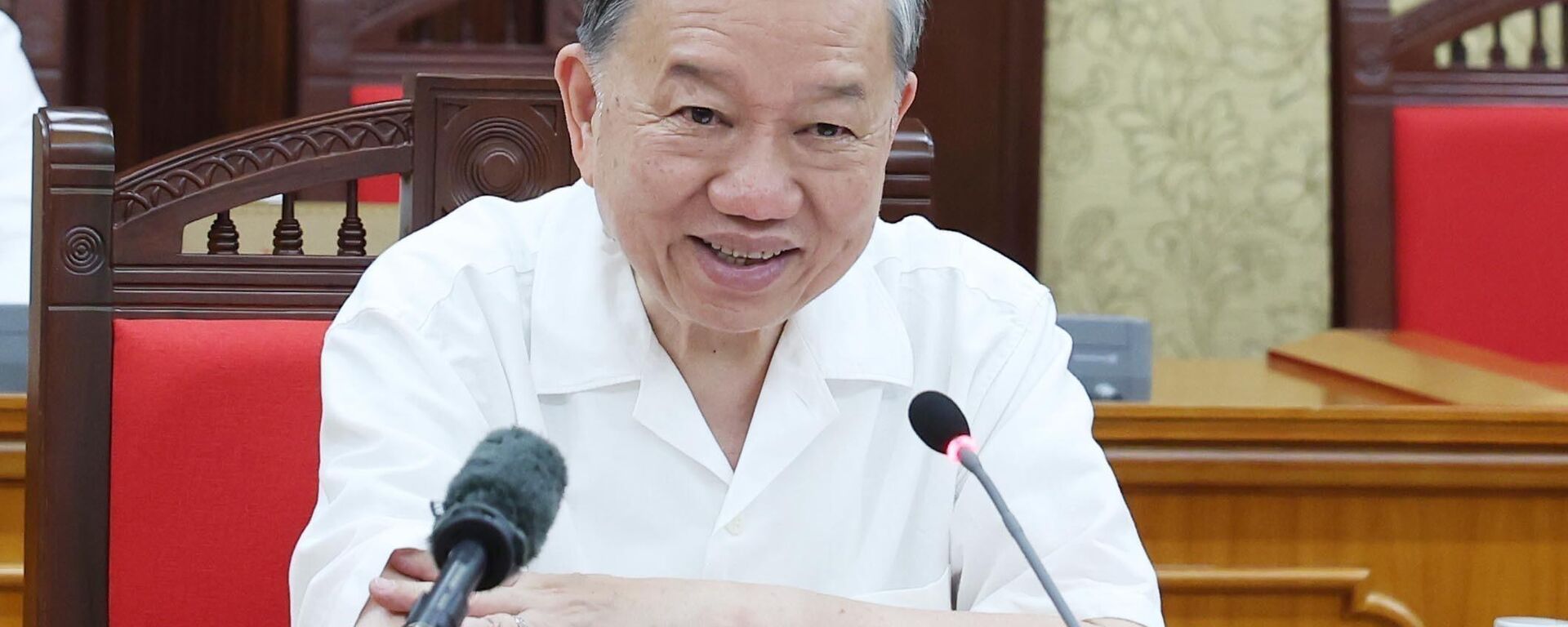 Tổng Bí thư Tô Lâm chủ trì họp Ban Bí thư về góp ý Dự thảo sửa đổi Hiến pháp 2013 - Sputnik Việt Nam, 1920, 13.05.2025