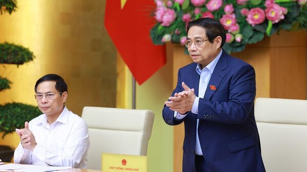 Thủ tướng chủ trì họp về công tác chống buôn lậu, gian lận thương mại, hàng giả - Sputnik Việt Nam