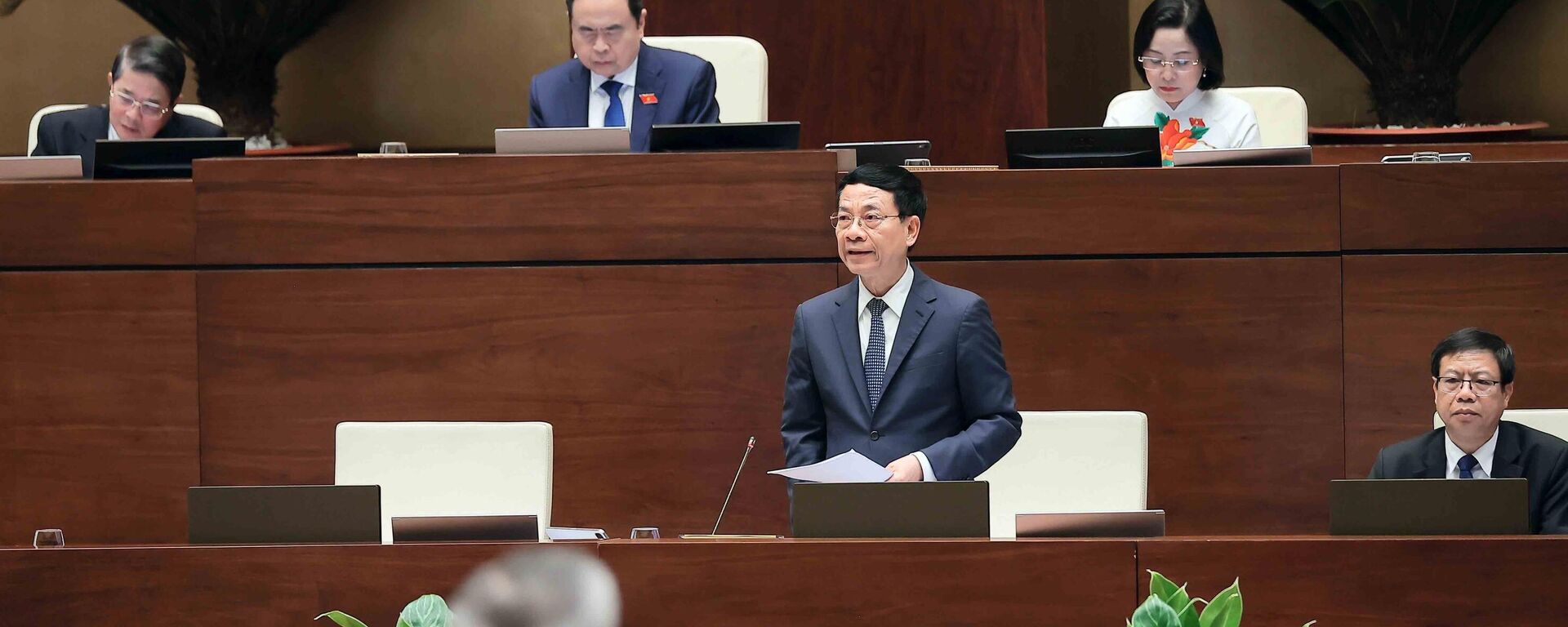 Bộ trưởng Bộ Khoa học và Công nghệ Nguyễn Mạnh Hùng giải trình, làm rõ một số vấn đề đại biểu Quốc hội nêu - Sputnik Việt Nam, 1920, 15.05.2025