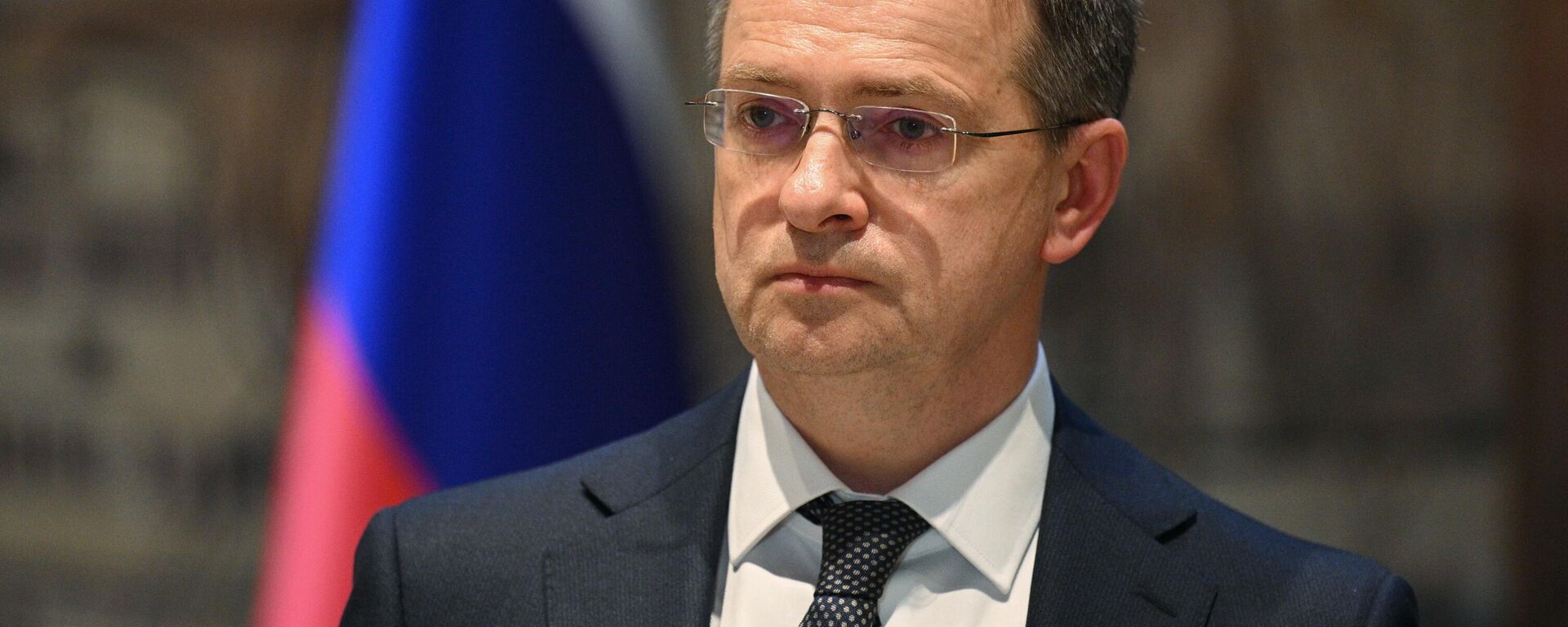 Trợ lý của Tổng thống Liên bang Nga Vladimir Medinsky trong bài phát biểu của phái đoàn Nga sau cuộc đàm phán giữa Nga và Ukraina tại Istanbul - Sputnik Việt Nam, 1920, 28.05.2025