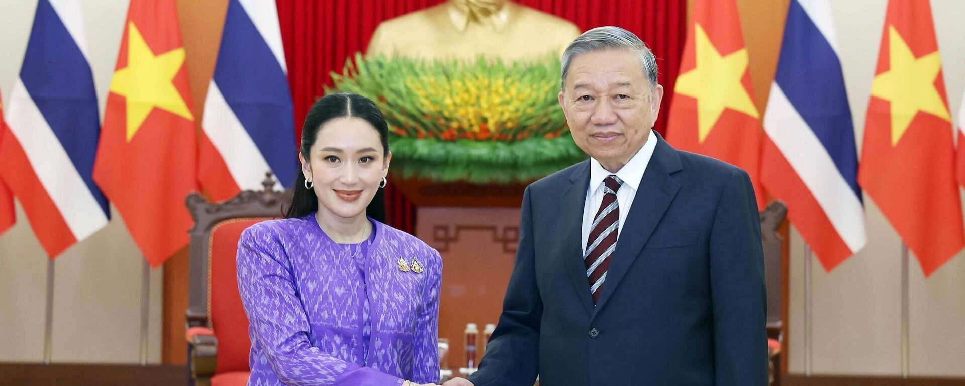 Tổng Bí thư Tô Lâm tiếp Thủ tướng Thái Lan Paetongtarn Shinawatra - Sputnik Việt Nam, 1920, 17.05.2025