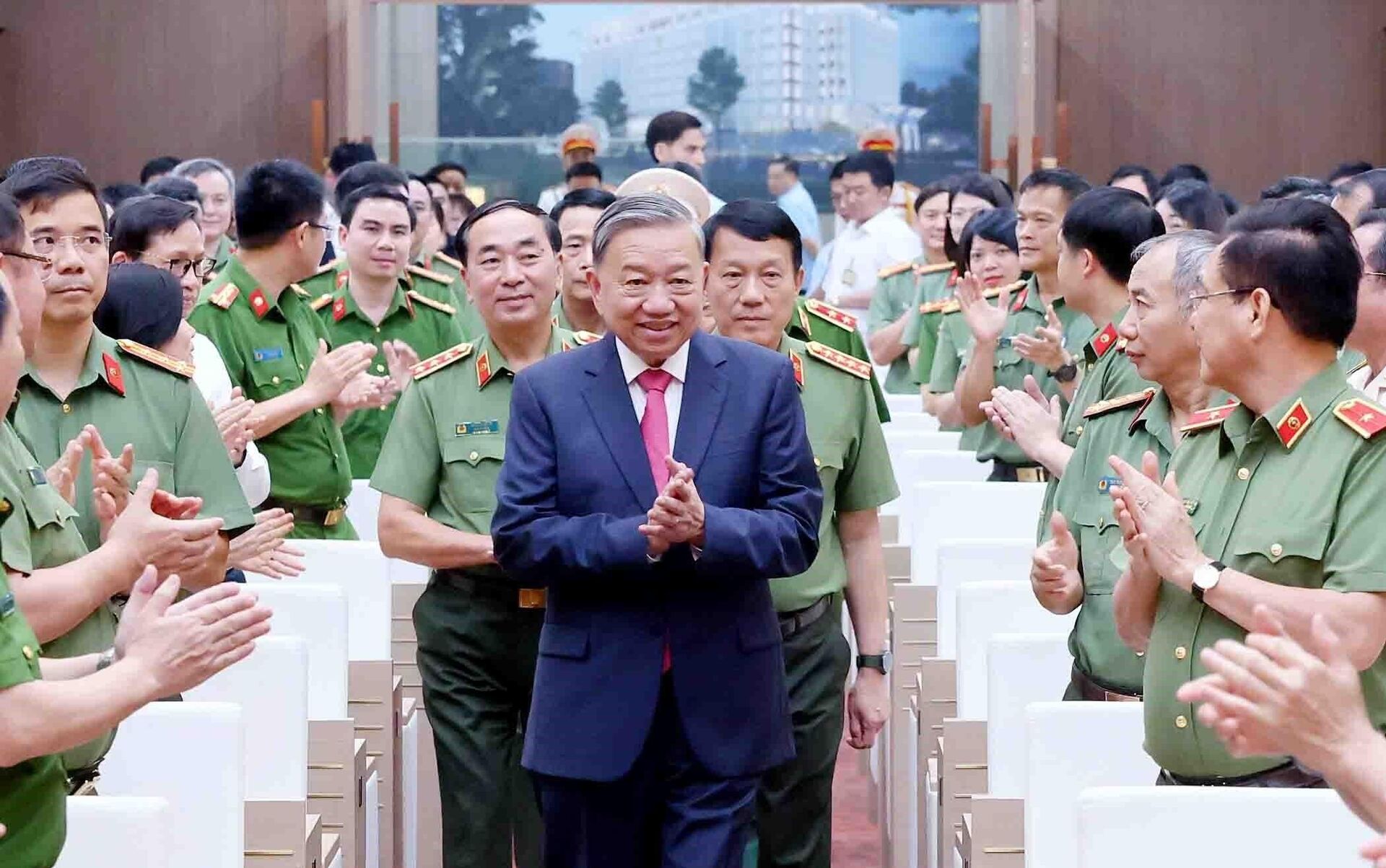 Tổng Bí thư dự Hội nghị Đảng ủy Công an Trung ương tổng kết 10 năm thực hiện Chỉ thị số 05-CT/TW - Sputnik Việt Nam, 1920, 19.05.2025