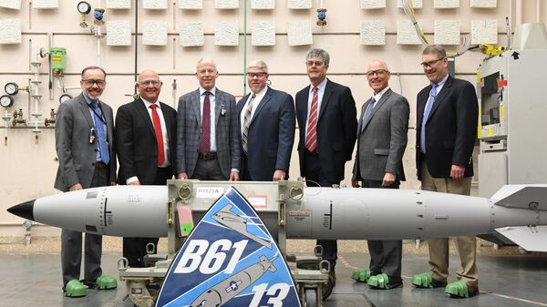 Ví dụ đầu tiên về đầu đạn hạt nhân B61-13 - Sputnik Việt Nam