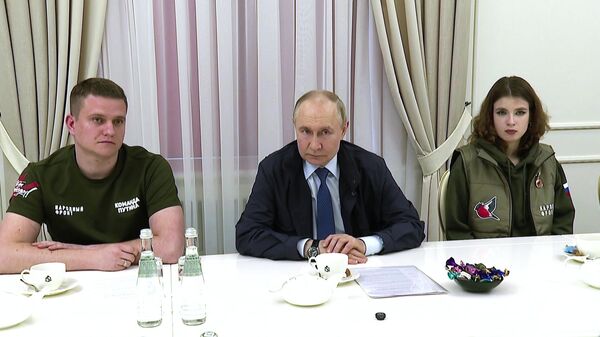 Tổng thống Vladimir Putin đã đến thăm khu vực Kursk - Sputnik Việt Nam