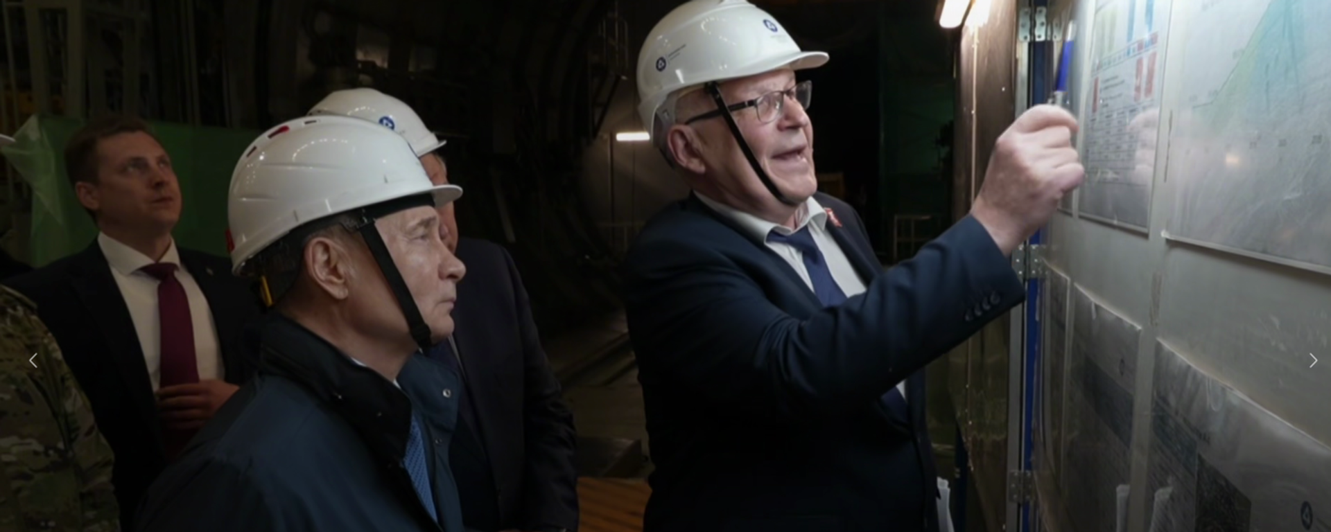 Tổng thống Putin đã đến thăm nhà máy điện hạt nhân Kursk - 2 đang được xây dựng - Sputnik Việt Nam, 1920, 21.05.2025