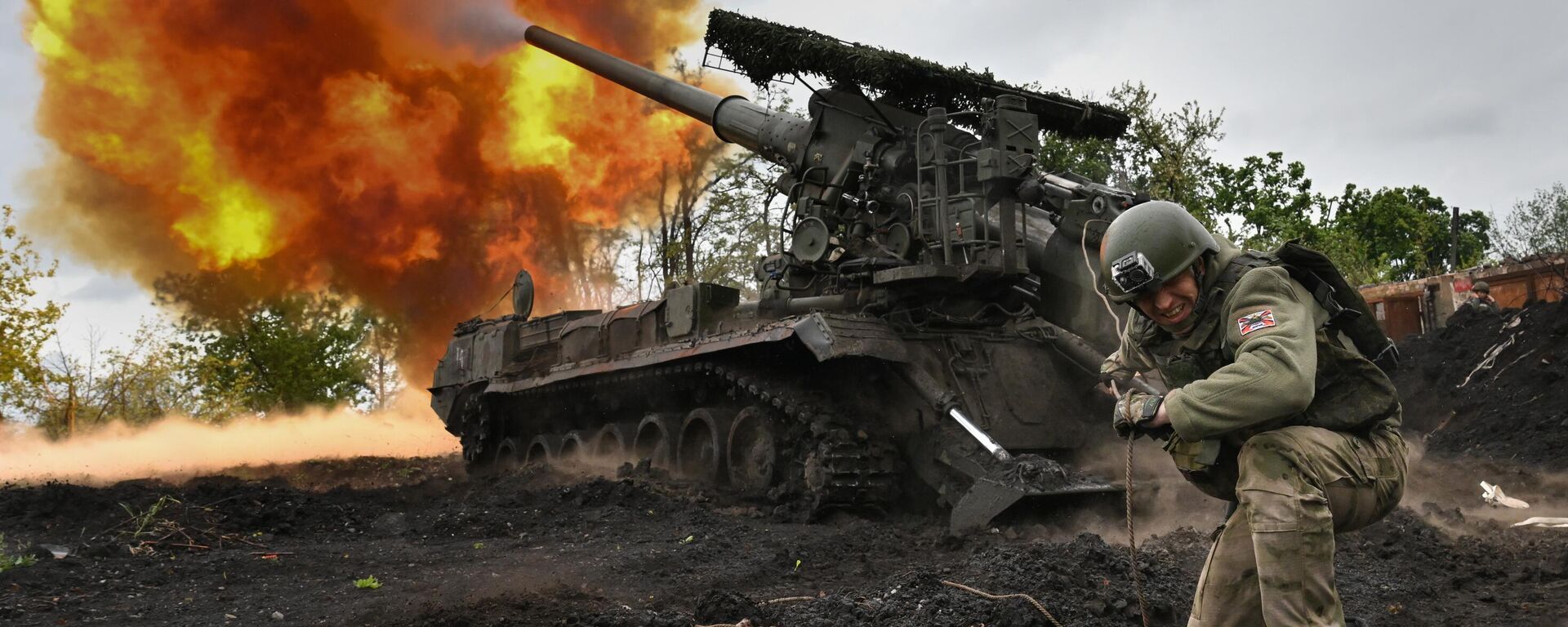 Hoạt động tác chiến của kíp điều khiển pháo tự hành 2S7M Malka nhóm quân Trung tâm theo hướng Krasnoarmeysk trong tiến trình chiến dịch quân sự đặc biệt - Sputnik Việt Nam, 1920, 04.06.2025