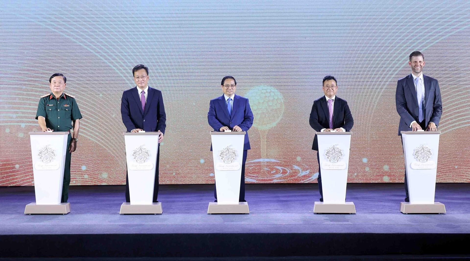 Thủ tướng Chính phủ dự Lễ khởi công Dự án khu phức hợp đô thị, du lịch sinh thái, sân golf tại tỉnh Hưng Yên - Sputnik Việt Nam, 1920, 21.05.2025