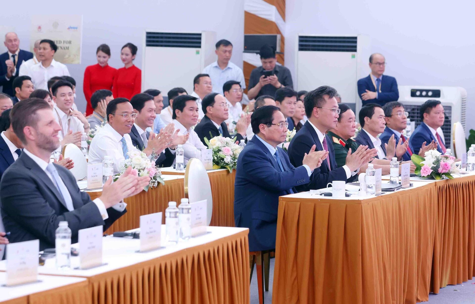Thủ tướng Chính phủ dự Lễ khởi công Dự án khu phức hợp đô thị, du lịch sinh thái, sân golf tại tỉnh Hưng Yên - Sputnik Việt Nam, 1920, 21.05.2025