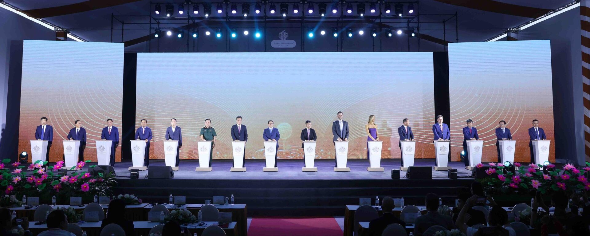 Thủ tướng Chính phủ dự Lễ khởi công Dự án khu phức hợp đô thị, du lịch sinh thái, sân golf tại tỉnh Hưng Yên - Sputnik Việt Nam, 1920, 13.06.2025