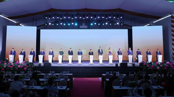 Thủ tướng Chính phủ dự Lễ khởi công Dự án khu phức hợp đô thị, du lịch sinh thái, sân golf tại tỉnh Hưng Yên - Sputnik Việt Nam