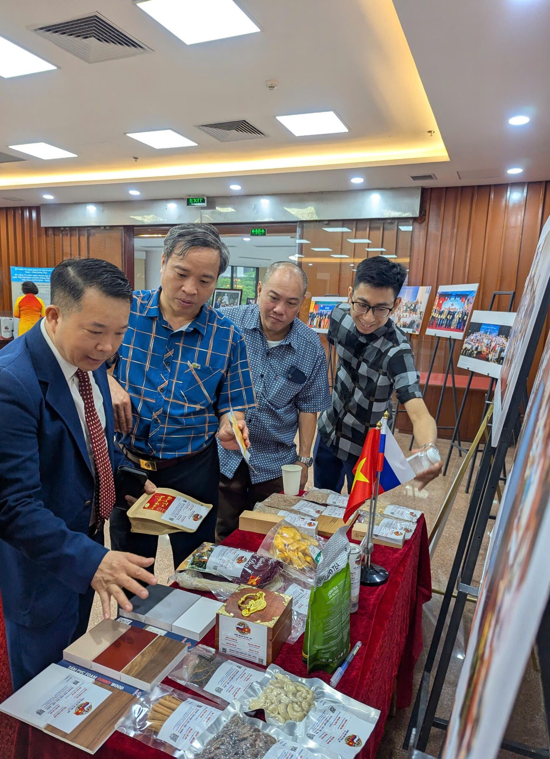 Một số hình ảnh bên lề Lễ kỷ niệm - Sputnik Việt Nam, 1920, 23.05.2025