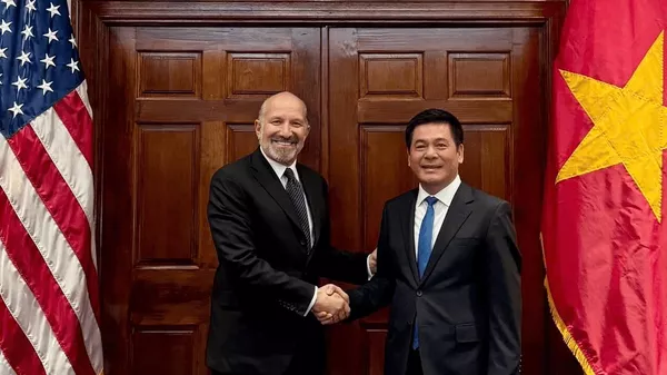 Bộ trưởng Bộ Công Thương Nguyễn Hồng Diên và Bộ trưởng Thương mại Hoa Kỳ Howard Lutnick - Sputnik Việt Nam