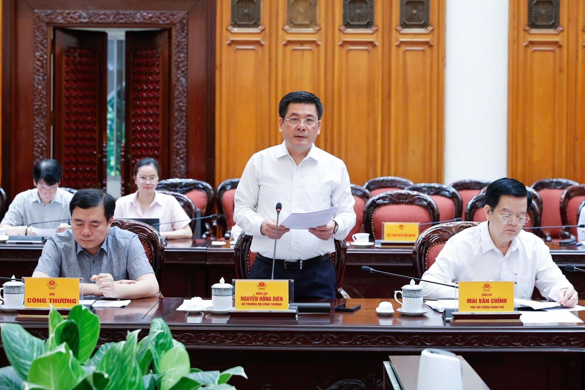 Thủ tướng chủ trì họp chuẩn bị đàm phán thương mại với Hoa Kỳ (Ngày 24/5) Thủ tướng chủ trì họp chuẩn bị đàm phán thương mại với Hoa Kỳ (Ngày 24/5) - Sputnik Việt Nam, 1920, 24.05.2025