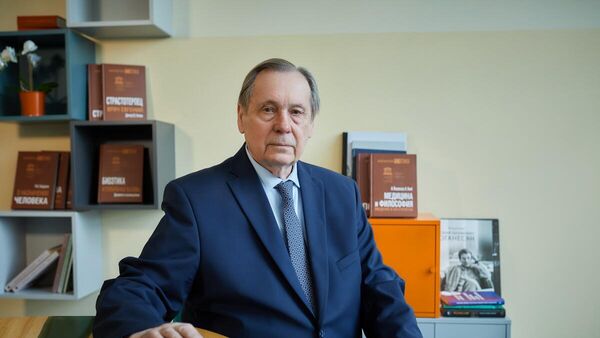 Viện sĩ Alexandr Grigorievich Chuchalin Chủ tịch Hội Hô hấp Nga - Sputnik Việt Nam