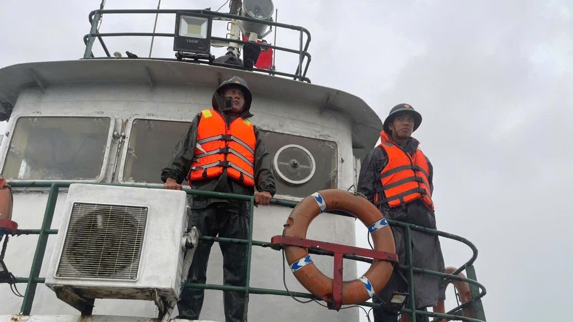 Chìm tàu ở Vũng Áng, 10 người mất tích trên biển Chìm tàu ở Vũng Áng, 10 người mất tích trên biển - Sputnik Việt Nam, 1920, 26.05.2025