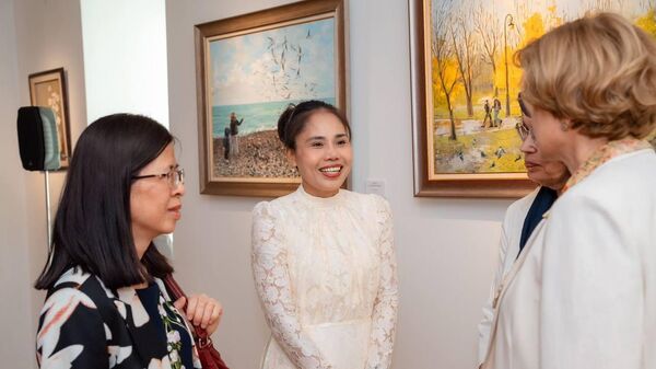 Triển lãm của Claudia Van (tên thật Nguyễn Thuỳ Vân) - Sputnik Việt Nam