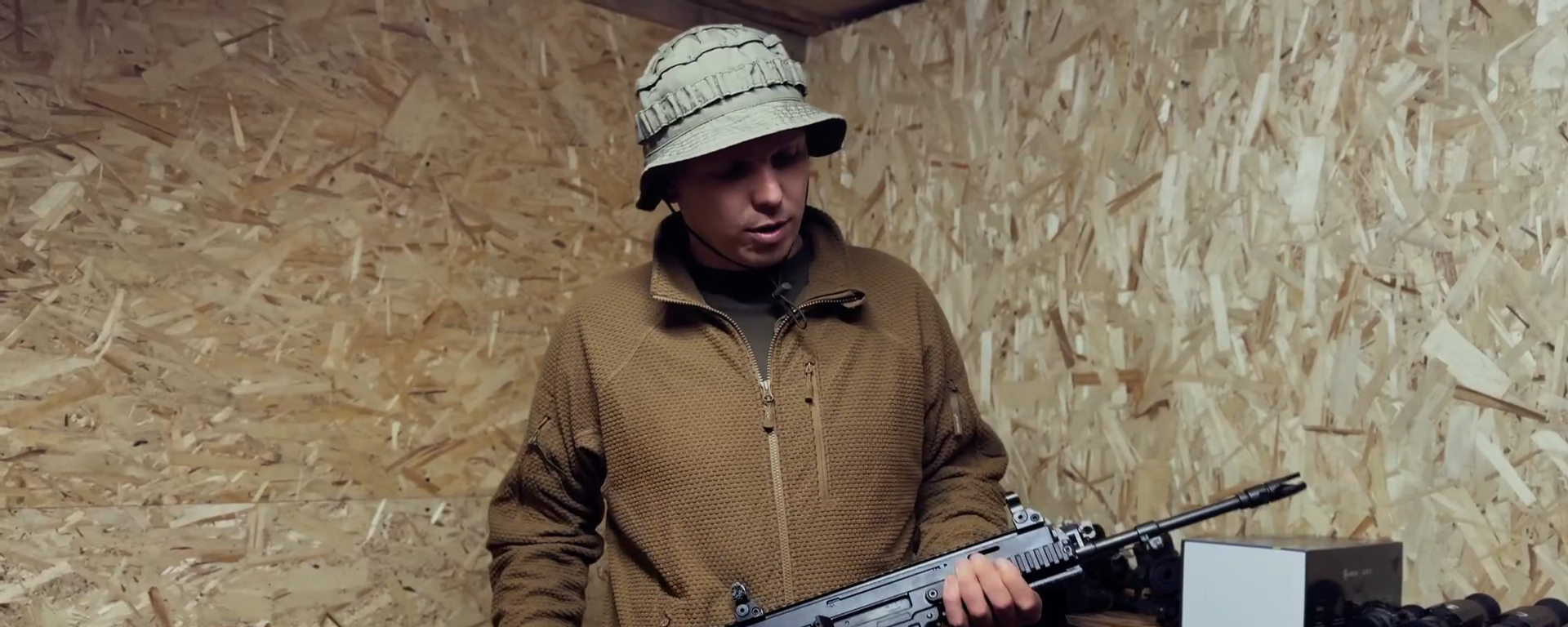 Các binh sĩ Ukraina trao súng tận tay cho phía Nga trong quá trình đầu hàng Các binh sĩ Ukraina trao súng tận tay cho phía Nga trong quá trình đầu hàng - Sputnik Việt Nam, 1920, 29.05.2025