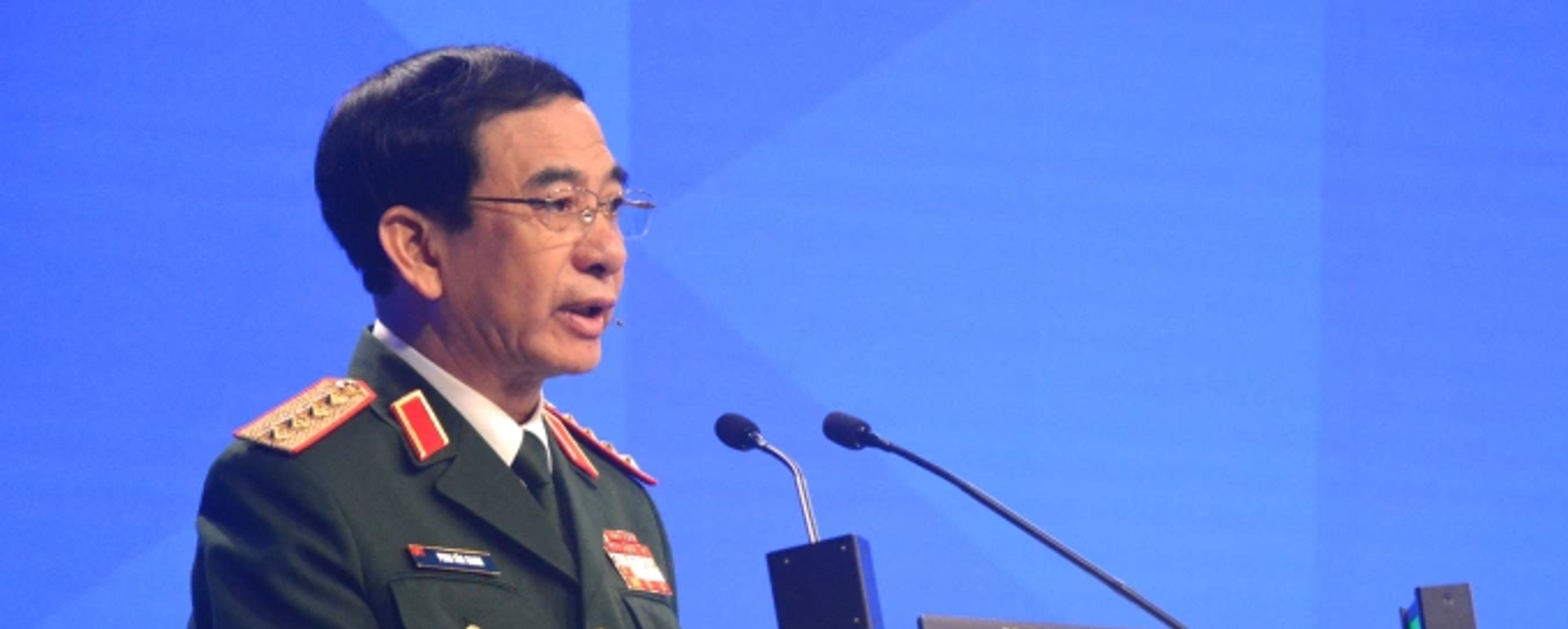 Bộ trưởng Quốc phòng Phan Văn Giang phát biểu tại Đối thoại Shangri-La ở Singapore hôm 31/5 - Sputnik Việt Nam, 1920, 31.05.2025