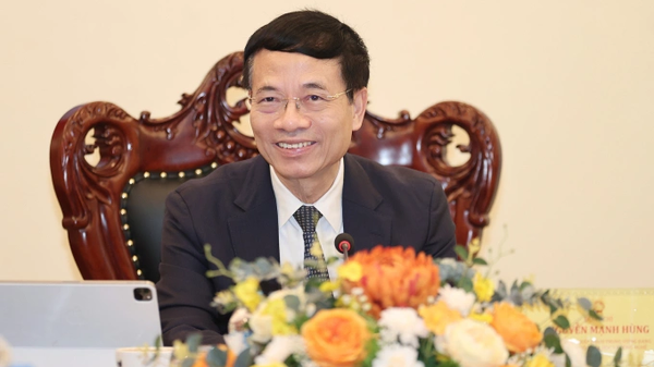 Bộ trưởng Nguyễn Mạnh Hùng - Sputnik Việt Nam
