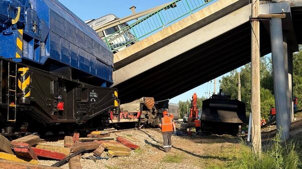 Cầu sập trên tàu chở khách ở vùng Bryansk - Sputnik Việt Nam