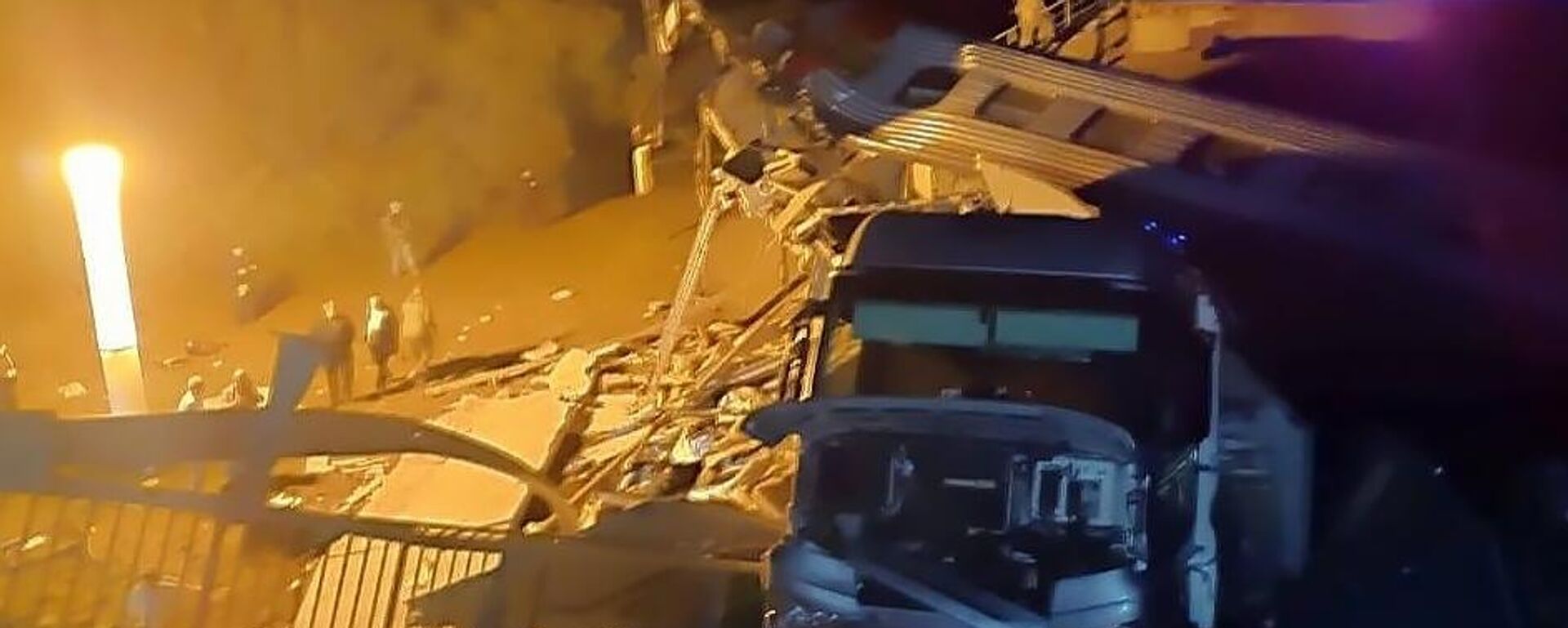 Cầu sập trên tàu chở khách ở vùng Bryansk - Sputnik Việt Nam, 1920, 04.06.2025