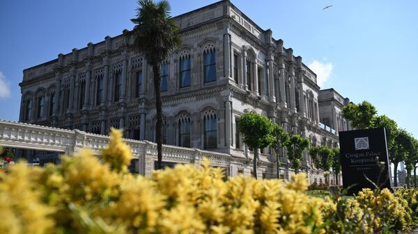 Cung điện Ciragan ở Istanbul, nơi dự kiến ​​diễn ra vòng đàm phán thứ hai giữa Nga và Ukraina - Sputnik Việt Nam