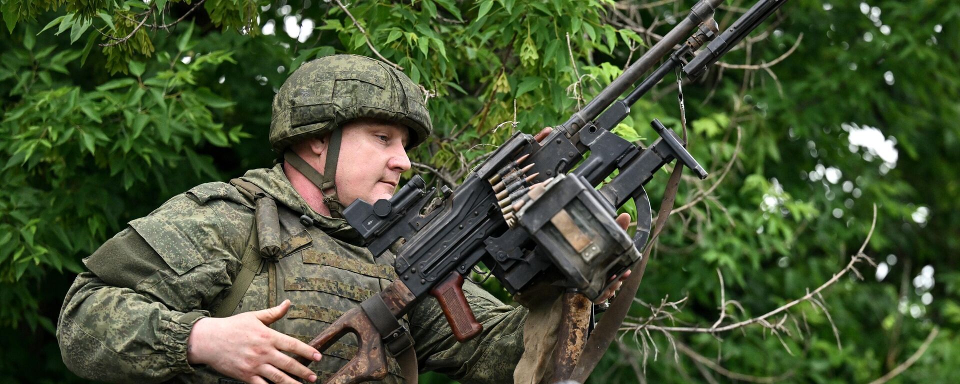 Công tác chiến đấu của kíp lái hệ thống tên lửa phòng không TOR M-1 thuộc Cụm lực lượng Trung tâm theo hướng Krasnoarmeysk - Sputnik Việt Nam, 1920, 10.10.2025