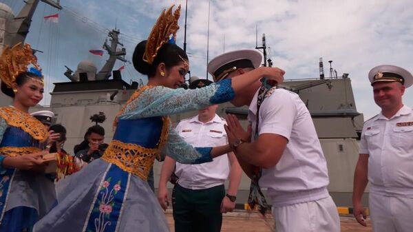 Đội tàu Hạm đội Thái Bình Dương cập cảng Jakarta, Indonesia  - Sputnik Việt Nam