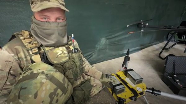 Lính dù Nga ra mắt drone FPV hạng nặng đa năng “Zanoza” - Sputnik Việt Nam