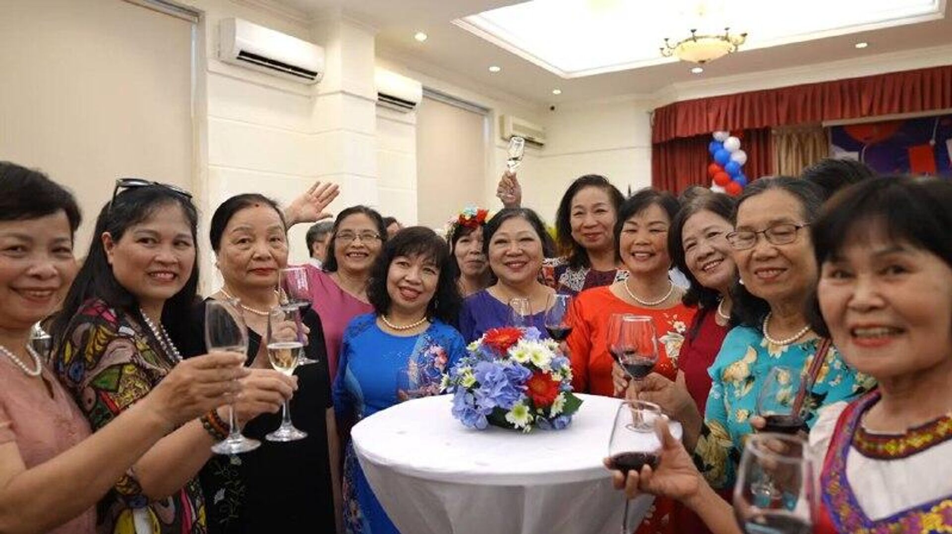 Lễ kỷ niệm Ngày Quốc khánh Liên bang Nga tại Trung tâm Khoa học và Văn hóa Nga tại Hà Nội - Sputnik Việt Nam, 1920, 11.06.2025